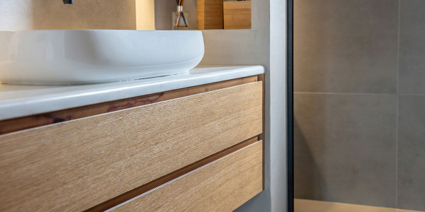 Reforma de Baños en Huelva · Instalación de Muebles y Accesorios de Baño