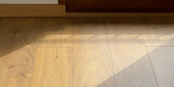 Rehabilitación / Reformas de Pisos Villarrasa · Instalación de Parquet, Gres, Porcelánicos y Moquetas